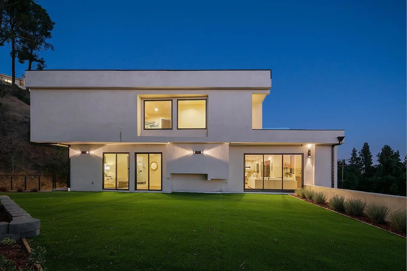 Path to Recovery Detox residence in Pasadena, California at dusk